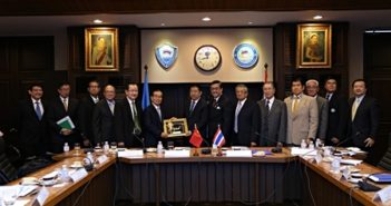 ต้อนรับคณะรัฐมนตรีช่วยว่าการสำนักบริหารอุตสาหกรรมและพาณิชย์แห่งชาติจีน